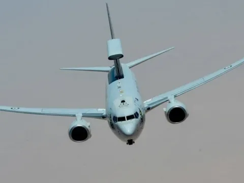 Chính quyền Tổng thống Trump muốn loại bỏ máy bay cảnh báo sớm AWACS: Cuộc cách mạng hay rủi ro?
