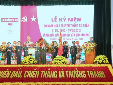 Sư đoàn Phòng không 361 đón nhận Huân chương Bảo vệ Tổ quốc Hạng Nhất