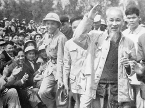 “Thần linh pháp quyền” trong tư tưởng Hồ Chí Minh