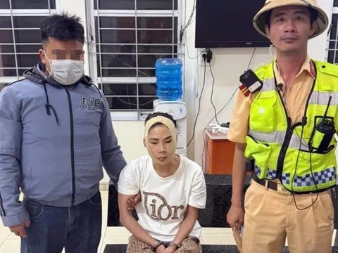 Phẫu thuật để thay đổi nhân dạng, "nữ quái" ma túy vẫn bị cảnh sát "tóm gọn" trên xe khách