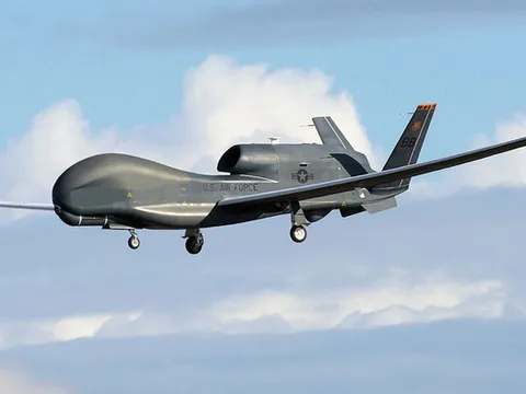 UAV trinh sát siêu khổng lồ RQ-4B Global Hawk trở lại Biển Đen