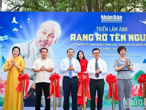 Khai mạc triển lãm và ra mắt ấn phẩm đặc biệt kỷ niệm 135 năm Ngày sinh Chủ tịch Hồ Chí Minh