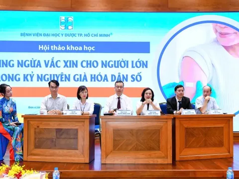 Đẩy mạnh tiêm vaccine cho người lớn, nhất là người có bệnh nền