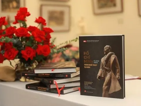 Ra mắt cuốn sách “Hồ Chí Minh trong nghệ thuật tạo hình”