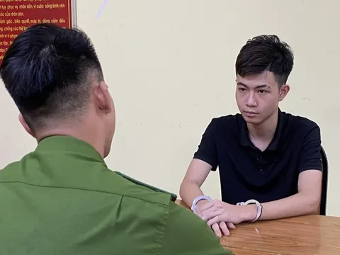 Bắt giữ khẩn cấp đối tượng đánh người nước ngoài trên phố đi bộ Bùi Viện