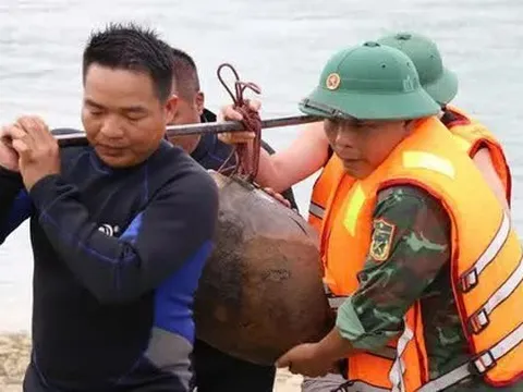Phát hiện quả bom nặng gần 100 kg còn nguyên ngòi nổ ở Hòa Bình