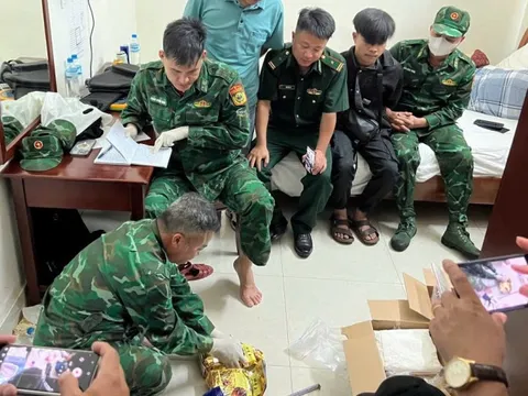 Bắt đối tượng người ngoại quốc tàng trữ khối lượng lớn ma tuý tổng hợp