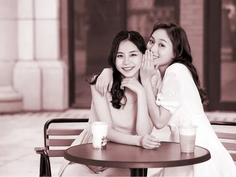 Chị chồng ở nhà bên