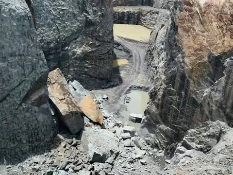 Sau tiếng nổ lớn 5 người tử vong, hiện trường đau lòng