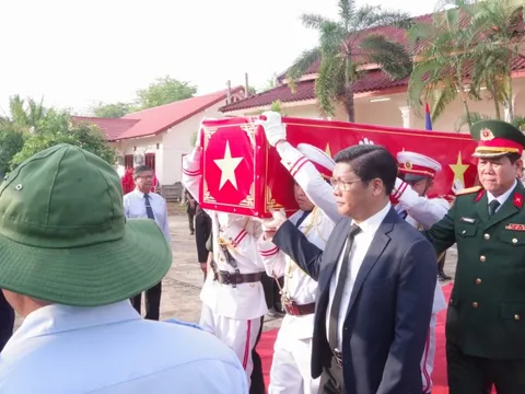 Miền Trung: Đưa hài cốt liệt sĩ hy sinh tại Lào về nước