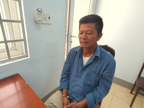 Bắt đối tượng ném ly thủy tinh gây trọng thương bạn nhậu rồi bỏ trốn sang Campuchia