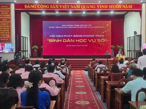 Phong trào 'Bình dân học vụ số' TP. Cần Thơ: Đưa công nghệ số vào mọi mặt đời sống