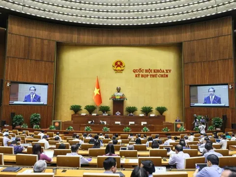 Miễn học phí cho học sinh công lập cả nước, học sinh tư thục được hỗ trợ