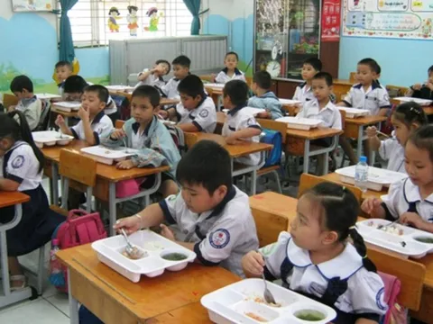 Bản tin 24/5: Hà Nội đang nghiên cứu miễn phí ăn trưa cho học sinh