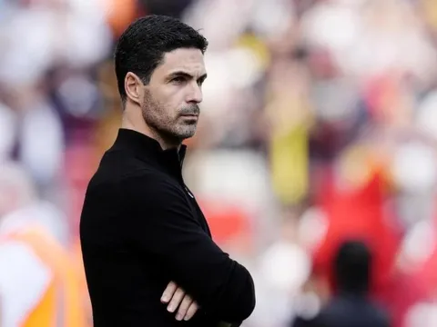 Arteta đặt mục tiêu Găng tay vàng như động lực cuối cùng cho Arsenal