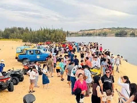 Danh tính nạn nhân trong vụ xe địa hình chở khách rơi xuống hồ Khu du lịch Bàu Trắng