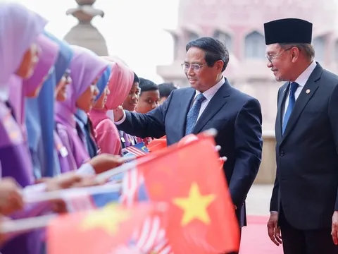 Thủ tướng Malaysia chủ trì lễ đón Thủ tướng Phạm Minh Chính