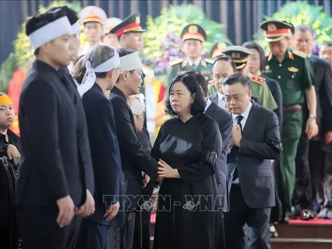 Lãnh đạo thành phố Hà Nội viếng nguyên Chủ tịch nước Trần Đức Lương