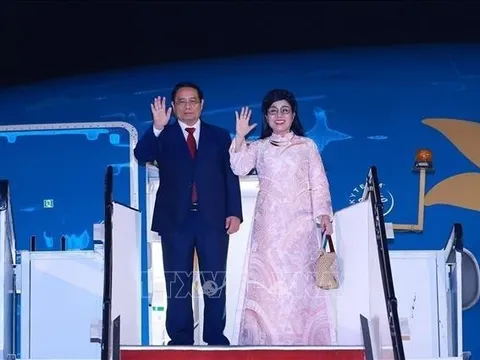 Thủ tướng Phạm Minh Chính tới Kuala Lumpur, bắt đầu thăm Malaysia và dự các Hội nghị cấp cao