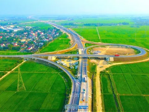 Bộ Xây dựng ra công điện hỏa tốc về phân cấp, phân quyền tối thiểu 50% nhiệm vụ