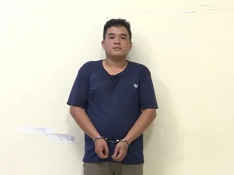 Vụ CSGT bám vào yên xe máy đang chạy: Bắt khẩn cấp tài xế