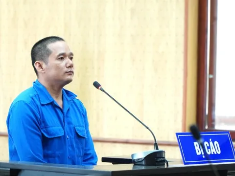 10 năm tù cho người dùng kéo đâm bạn trọ vì mâu thuẫn khóa cổng