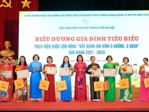 Biểu dương 200 gia đình Thủ đô tiêu biểu “5 không, 3 sạch” và con mồ côi học giỏi