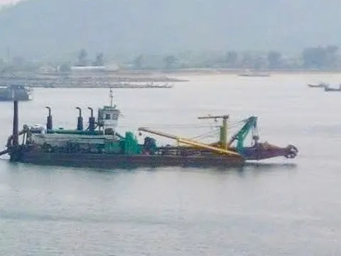 Chìm tàu trên vùng biển Hà Tĩnh, 10 thuyền viên mất tích