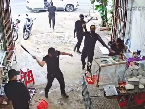 Công an tỉnh Đắk Lắk thông tin về vụ nhóm đối tượng mặc đồ đen vào quán phở đập phá