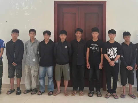 Nghệ An: Khởi tố nhóm đối tượng vác hung khí đi giải quyết mâu thuẫn