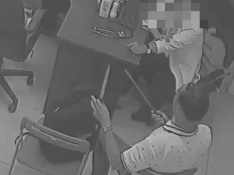 Điều tra vụ một bác sĩ bị đồng nghiệp đâm trọng thương tại phòng khám