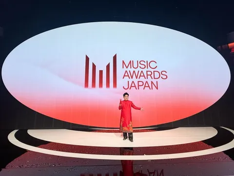 Tùng Dương muốn hét lên “Tôi tự hào vì là người Việt Nam” khi nhận giải thưởng âm nhạc tại Nhật Bản