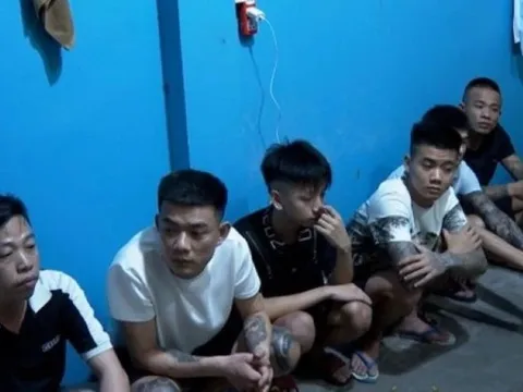 Phá đường dây mua bán người, ép làm nhân viên phục vụ tại các quán karaoke