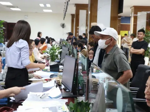 Những cán bộ, công chức không được nghỉ hưu trước tuổi
