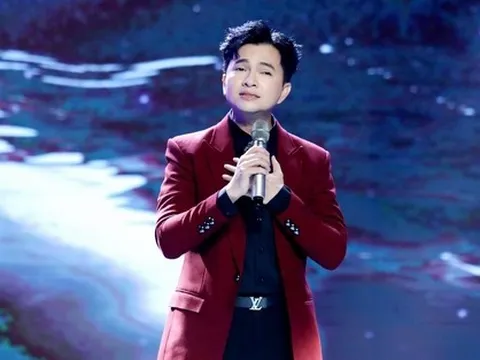 Nam ca sĩ kết hôn bí mật với bạn gái ngoài ngành, không ngại lên tiếng trước tin đồn về giới tính