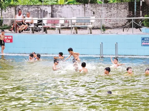 Cùng trẻ đón hè an toàn