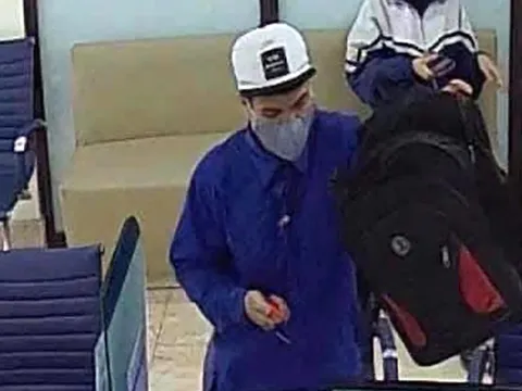 Vụ tên cướp táo tợn cầm dao đe dọa nhân viên ngân hàng: Công an cung cấp đặc điểm nhận dạng nghi phạm