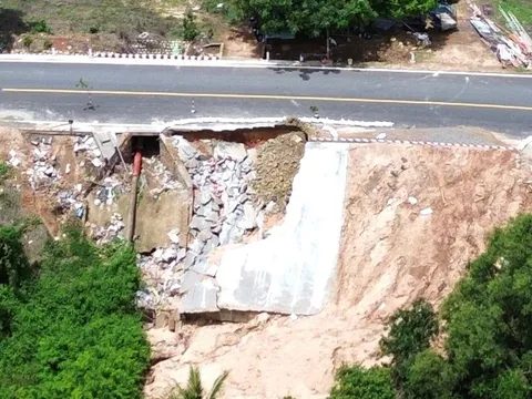 Ứng phó sạt lở đất, lũ quét trên các tuyến quốc lộ