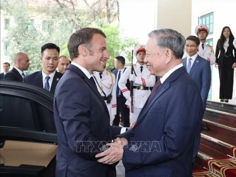 Tổng Bí thư Tô Lâm hội kiến Tổng thống Pháp Emmanuel Macron