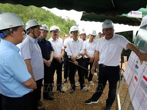 Tháo gỡ vướng mắc, tăng tốc thi công 4 dự án cao tốc phía bắc