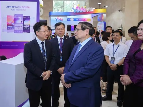Chuyển đổi số ngành ngân hàng: Từ giải pháp thanh toán thông minh đến tích hợp dữ liệu DN