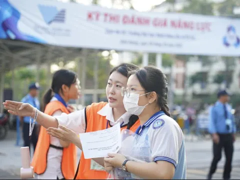 Bản tin 2/6: Gần 70.000 thí sinh thi lại để cải thiện điểm thi đánh giá năng lực