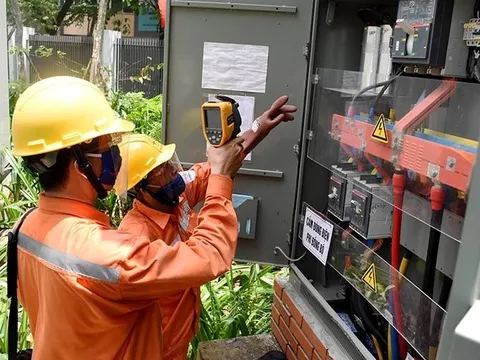 Nắng nóng gay gắt, EVN khuyến cáo khách hàng sử dụng điện tiết kiệm, hiệu quả