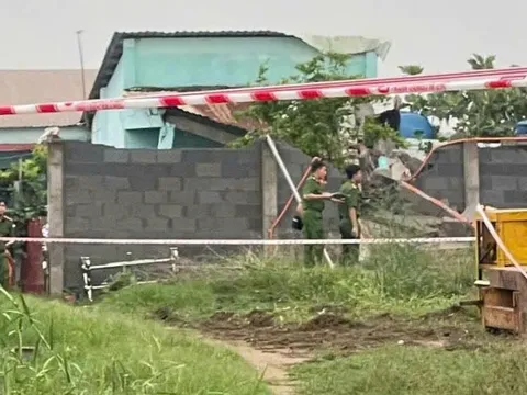 Long An: Điều tra vụ sập tường khiến 2 bà cháu tử vong