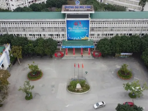 Điều tra vụ 2 cán bộ trường Đại học Vinh bị nữ sinh tố gửi ảnh nhạy cảm gạ gẫm