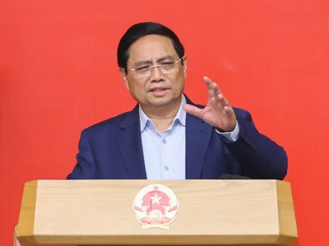 Thủ tướng: Xác định mục tiêu tăng trưởng 2 con số, phát triển nhanh, xanh, bền vững