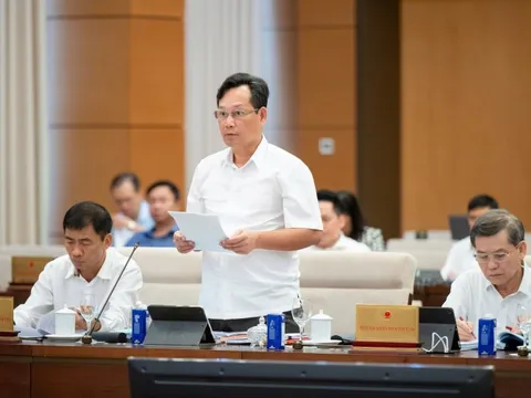 Tiếp thu nhiều nội dung quan trọng về việc thành lập Tòa án chuyên biệt thuộc Trung tâm tài chính quốc tế