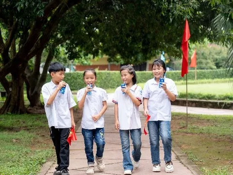 Gần 70.000 hộp sữa được trao tặng trẻ em khó khăn, khởi đầu “tháng của trẻ em” đầy ý nghĩa