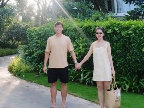 9 năm hạnh phúc ngọt ngào của trung vệ Quế Ngọc Hải bên vợ hoa khôi