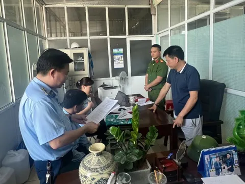 Nam Định: Phát hiện, tạm giữ lượng lớn hàng nhập lậu, không rõ nguồn gốc trên thị trường